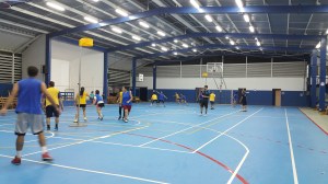 Gimnasio con la nueva iluminación.