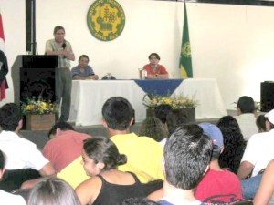 Curso de Computación y Sociedad. Discusión sobre el TLC.